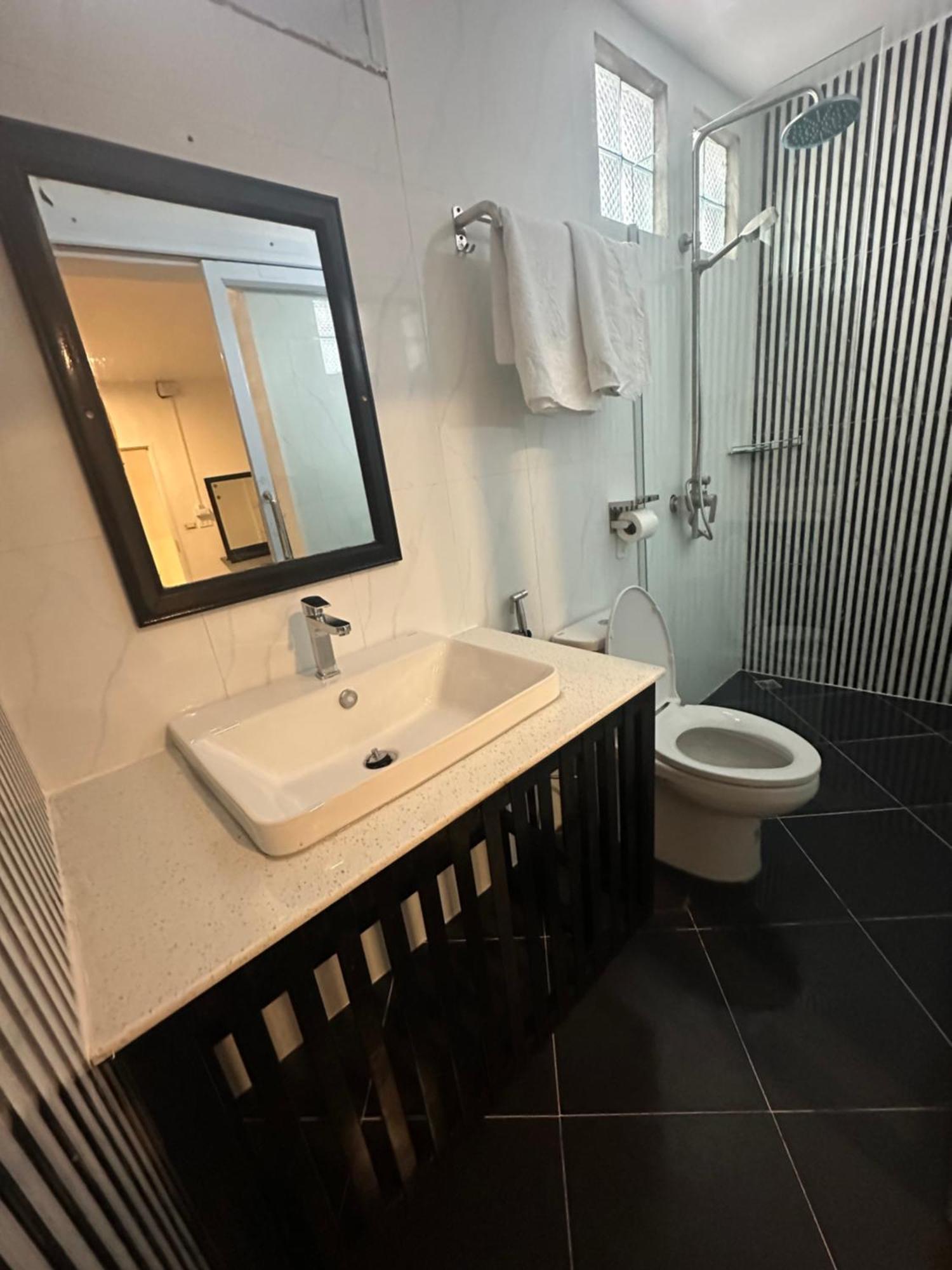 Downtown Hostel Λουάνγκ Πραμπάνγκ Εξωτερικό φωτογραφία